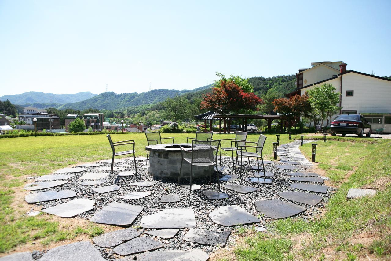 White Windmill Pension Pyeongchang Dış mekan fotoğraf